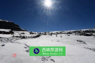 东川雪岭