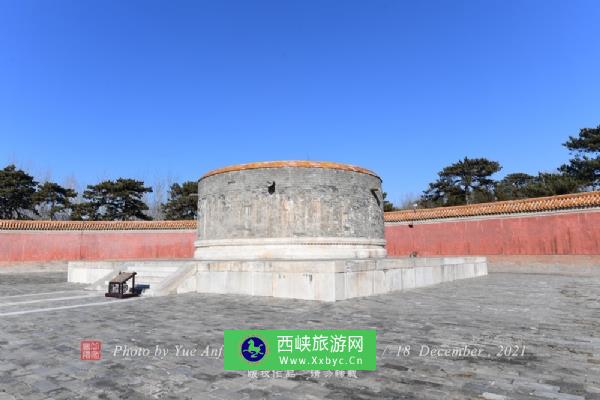 中国古建筑中迄今发现的回音壁只有两处，即北京天坛回音壁和昌西陵回音壁。